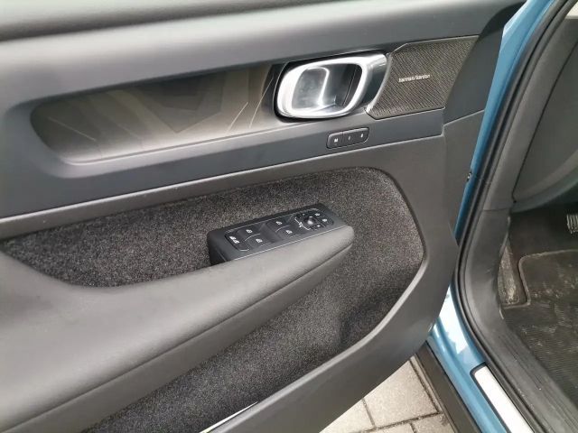 Volvo XC40 Dark Plus T5