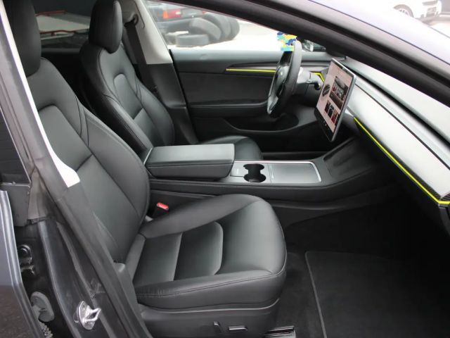 Tesla Model 3 AWD Performance