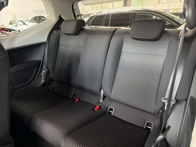 Volkswagen up! Active