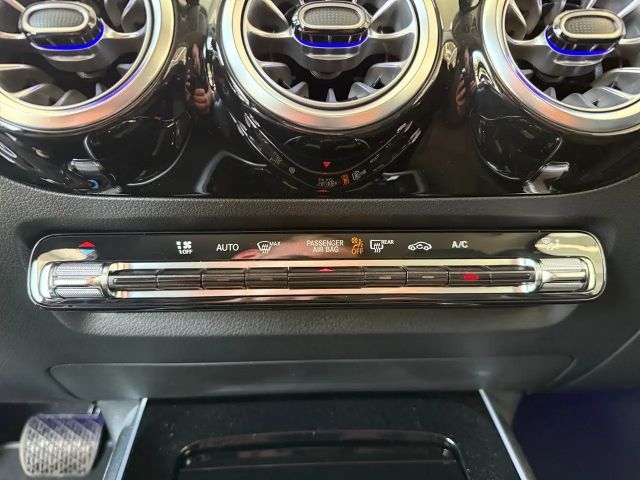 Mercedes-Benz B 180 Sedan