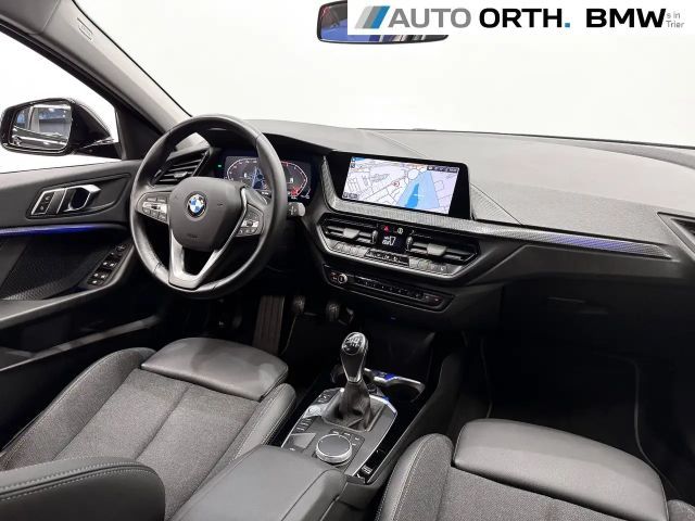 BMW 118 118i Sedan Sport Line