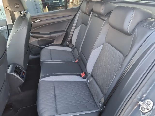 Volkswagen Golf 1.5 eTSI DSG Golf VIII