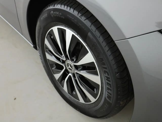 Mercedes-Benz A 180 A 180 d Progressive