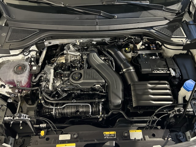 Volkswagen T-Roc 1.5 eTSI DSG IQ.Drive R-Line