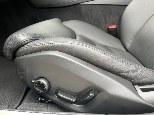 Volvo V60 AWD Dark Hybrid Plus T6