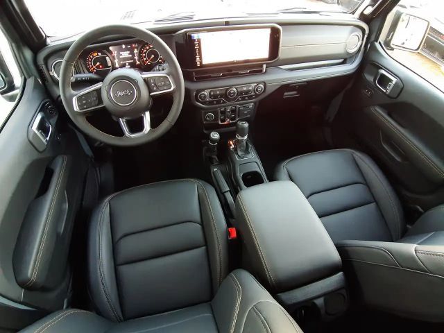 Jeep Wrangler Sahara