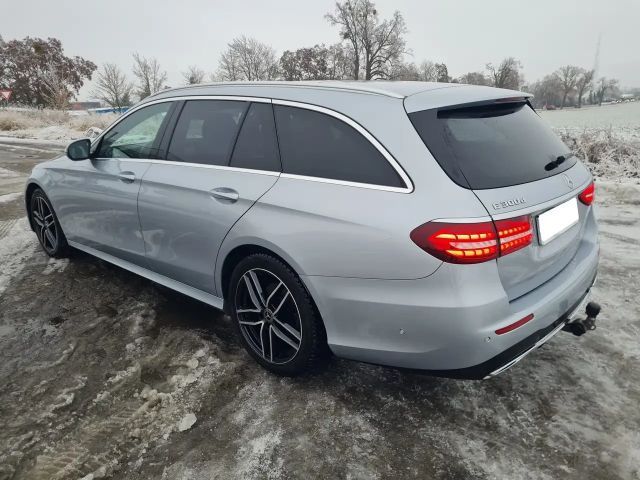 Mercedes-Benz E 300 4MATIC AMG Line E 300 d