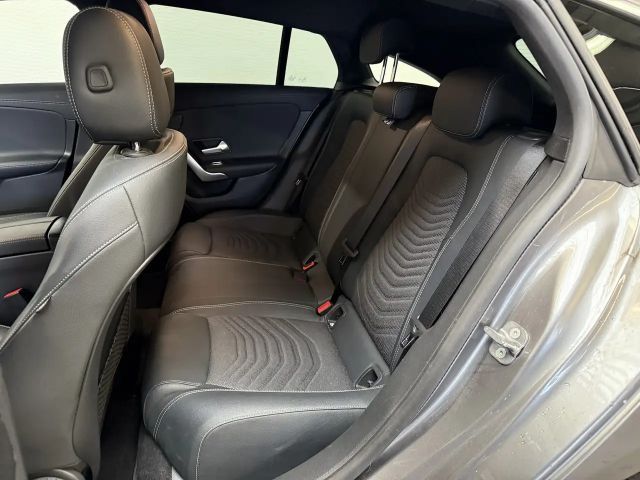 Mercedes-Benz CLA 220 CLA 220 d