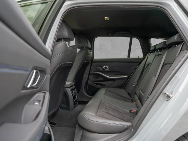 BMW 330 330d M-Sport Touring xDrive
