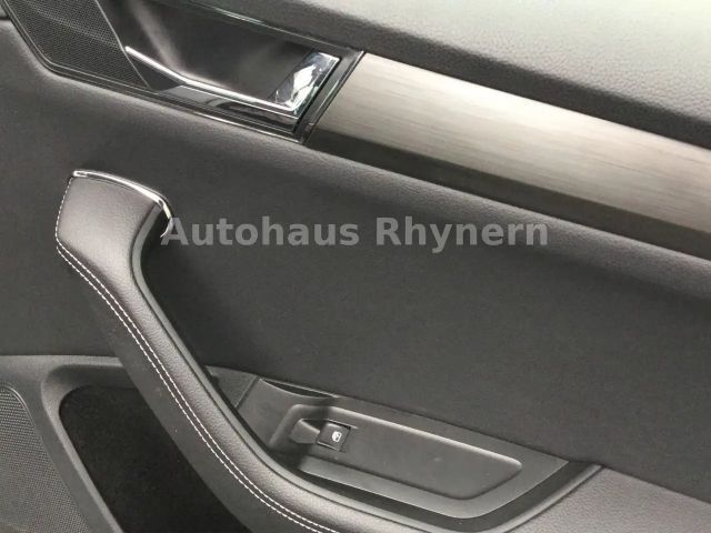 Skoda Superb 2.0 TSI Combi Style Style