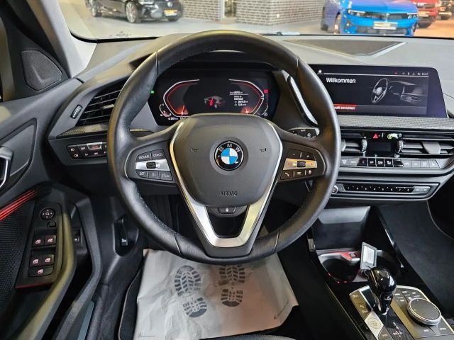 BMW 120 120i Sedan Sport Line