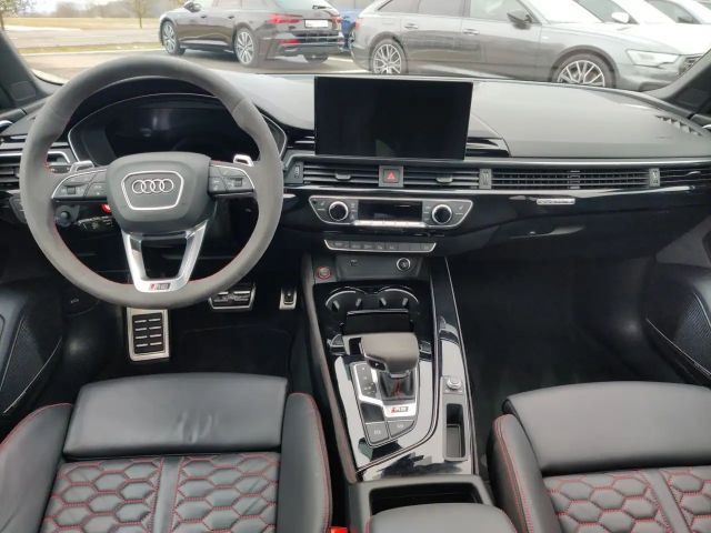 Audi RS4 Avant Quattro S-Tronic