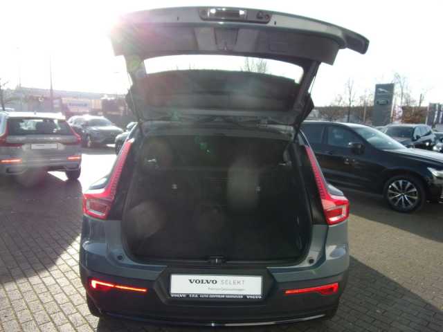 Volvo XC40 Core Recharge