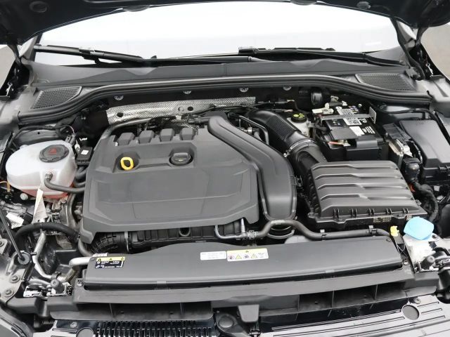 Volkswagen Golf 1.5 eTSI DSG Golf VIII Life