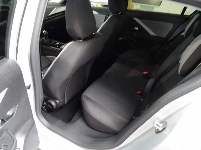 Opel Astra 1.2 Turbo Enjoy Turbo