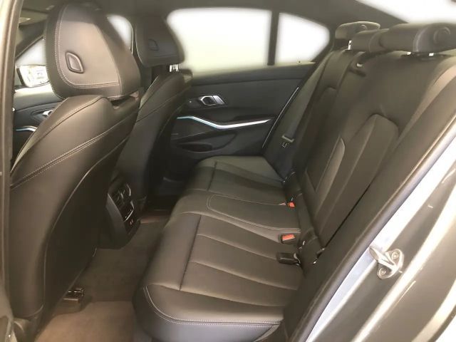 BMW 330 330e Sedan xDrive