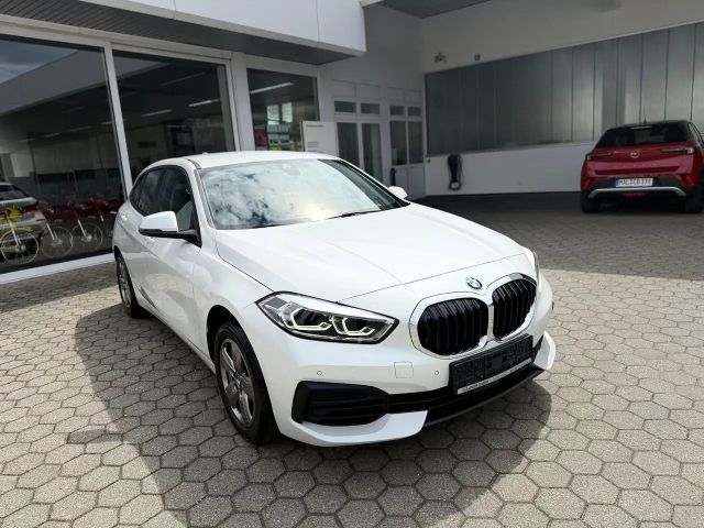 BMW 118 118i Sedan