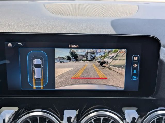 Mercedes-Benz B 180 AMG Line Sedan