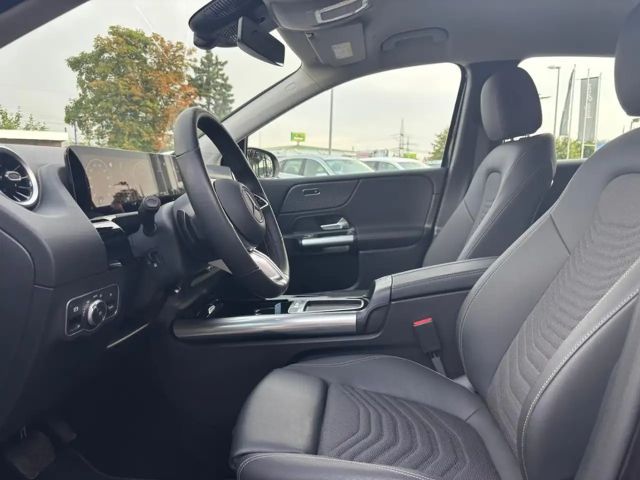 Mercedes-Benz B 180 Sedan