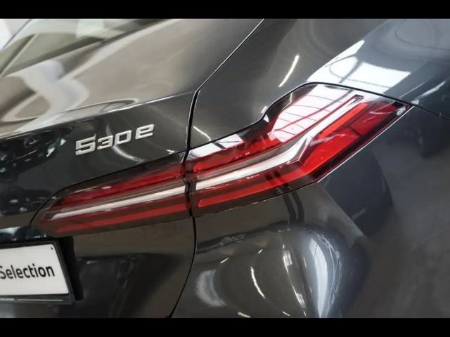 BMW 530 Sedan