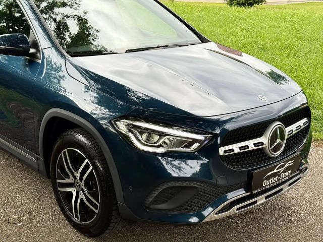 Mercedes-Benz GLA 220 GLA 220 d