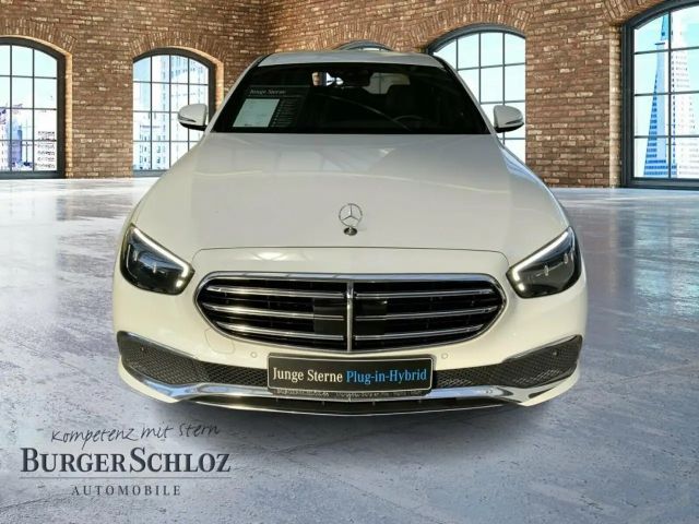 Mercedes-Benz E 300 E 300 e Sedan