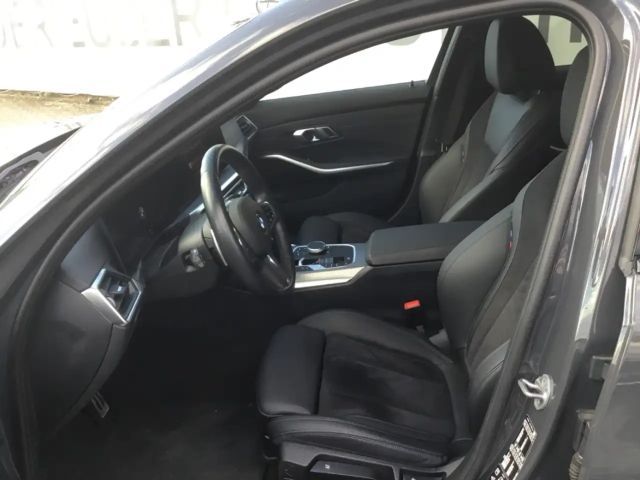 BMW 330 330i Sedan xDrive