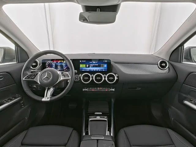 Mercedes-Benz GLA 180 GLA 180 AHK*VOLL-DIGGI-DISPLAY*VERKEHRSZEICHENAS
