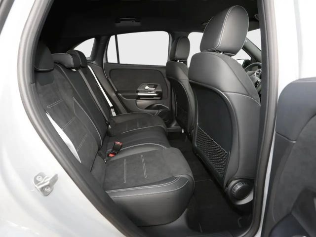 Mercedes-Benz GLA 200 AMG Line