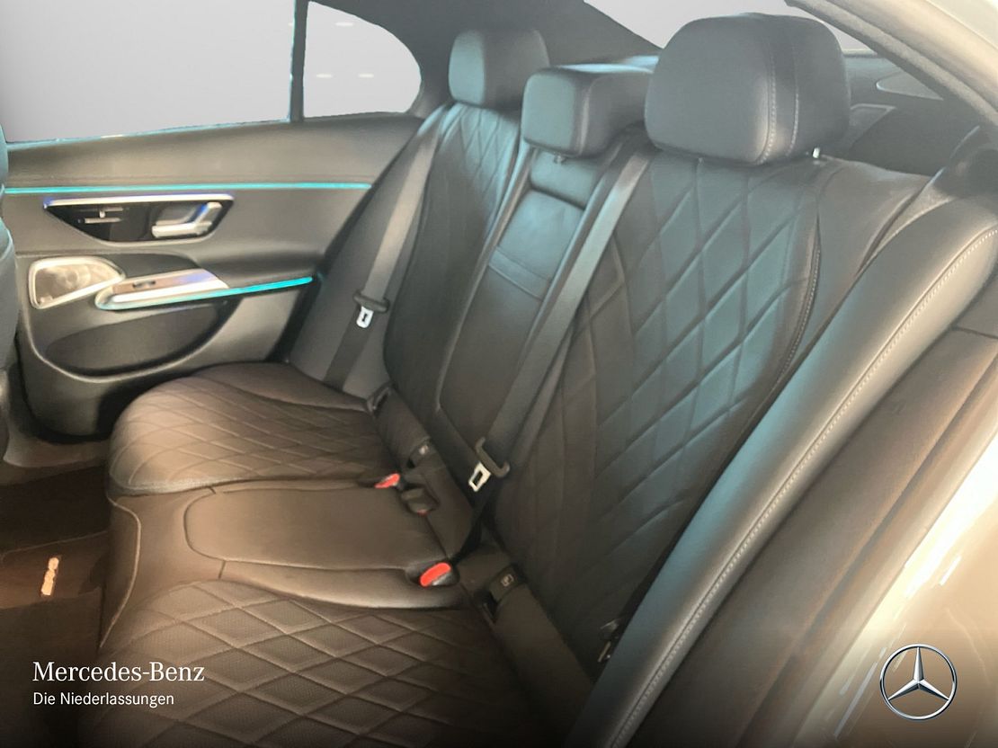 Mercedes-Benz E 220 AMG Line E 220 d Sedan