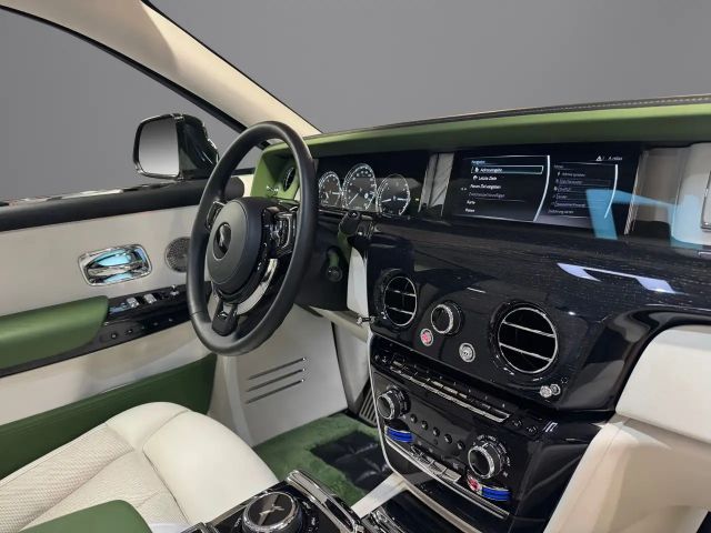 Rolls-Royce Phantom Extended (EWB) "The Connoisseur"