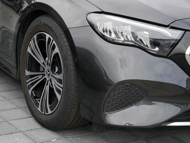 Mercedes-Benz E 220 AVANTGARDE E 220 d Sedan