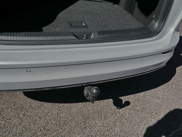 Volkswagen Golf 1.0 TSI Life Variant