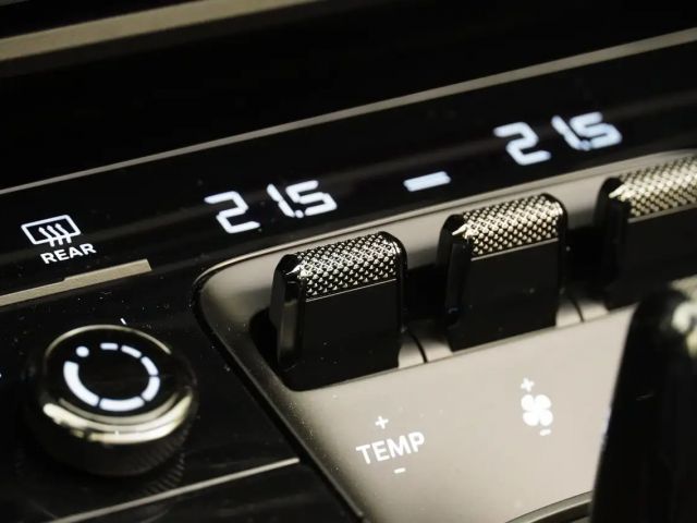 Porsche 992 4 Cabrio GTS Targa