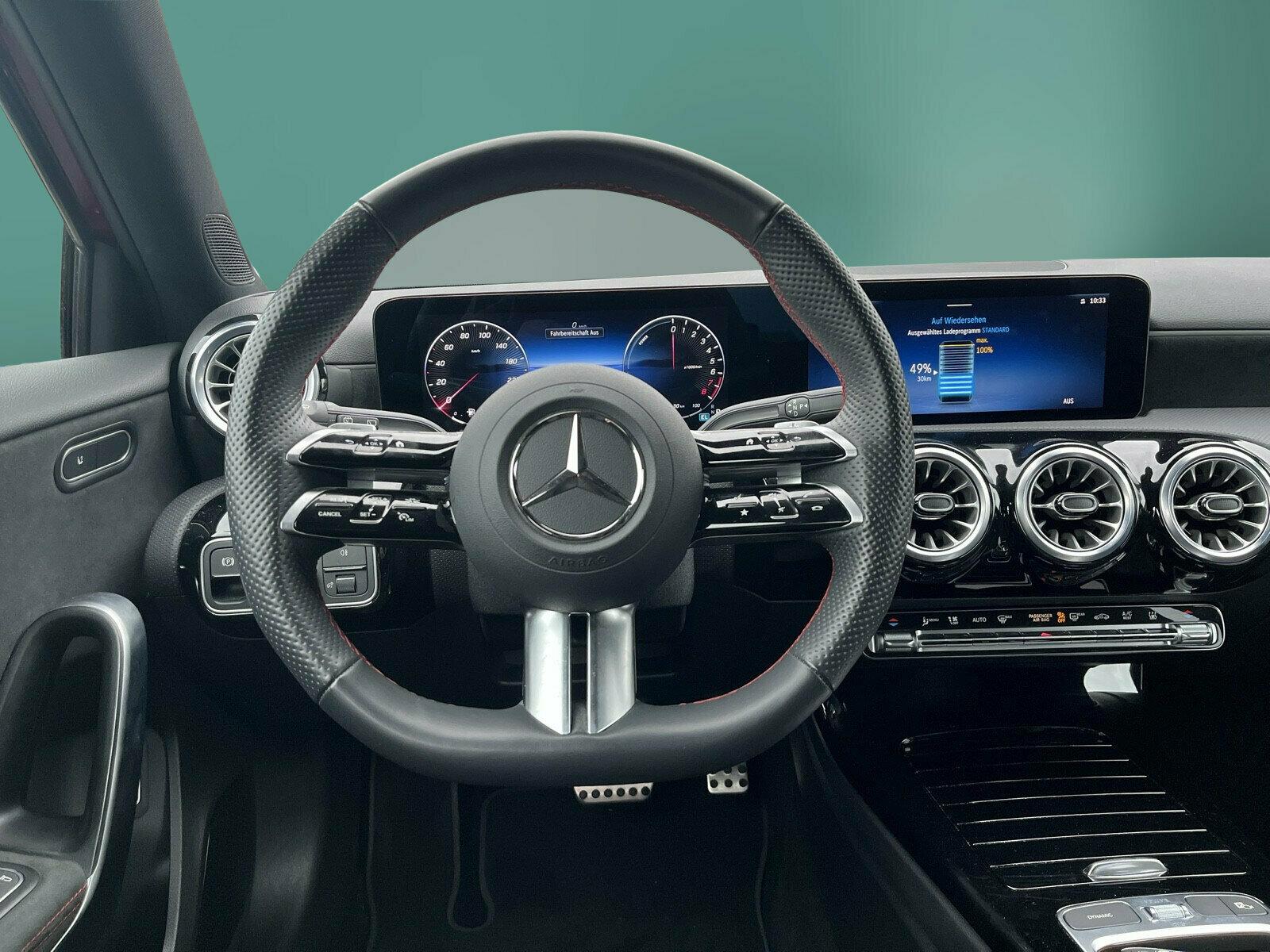 Mercedes-Benz A 250 A 250 e AMG Line