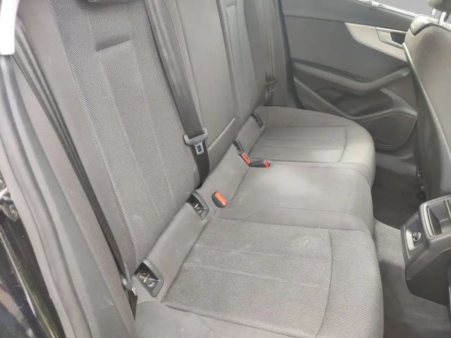 Audi A4 35 TFSI Business