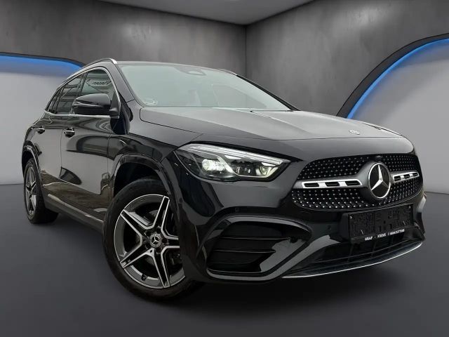 Mercedes-Benz GLA 200 AMG Line GLA 200 d