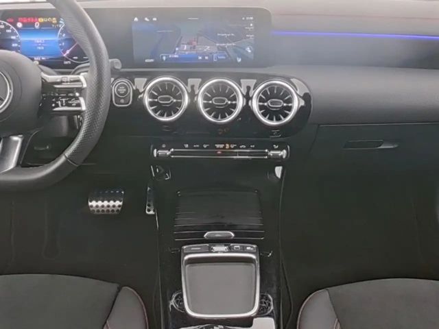 Mercedes-Benz CLA 200 AMG Line Shooting Brake