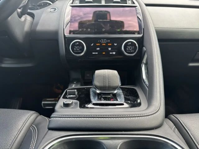 Jaguar E-Pace AWD P300e R-Dynamic SE