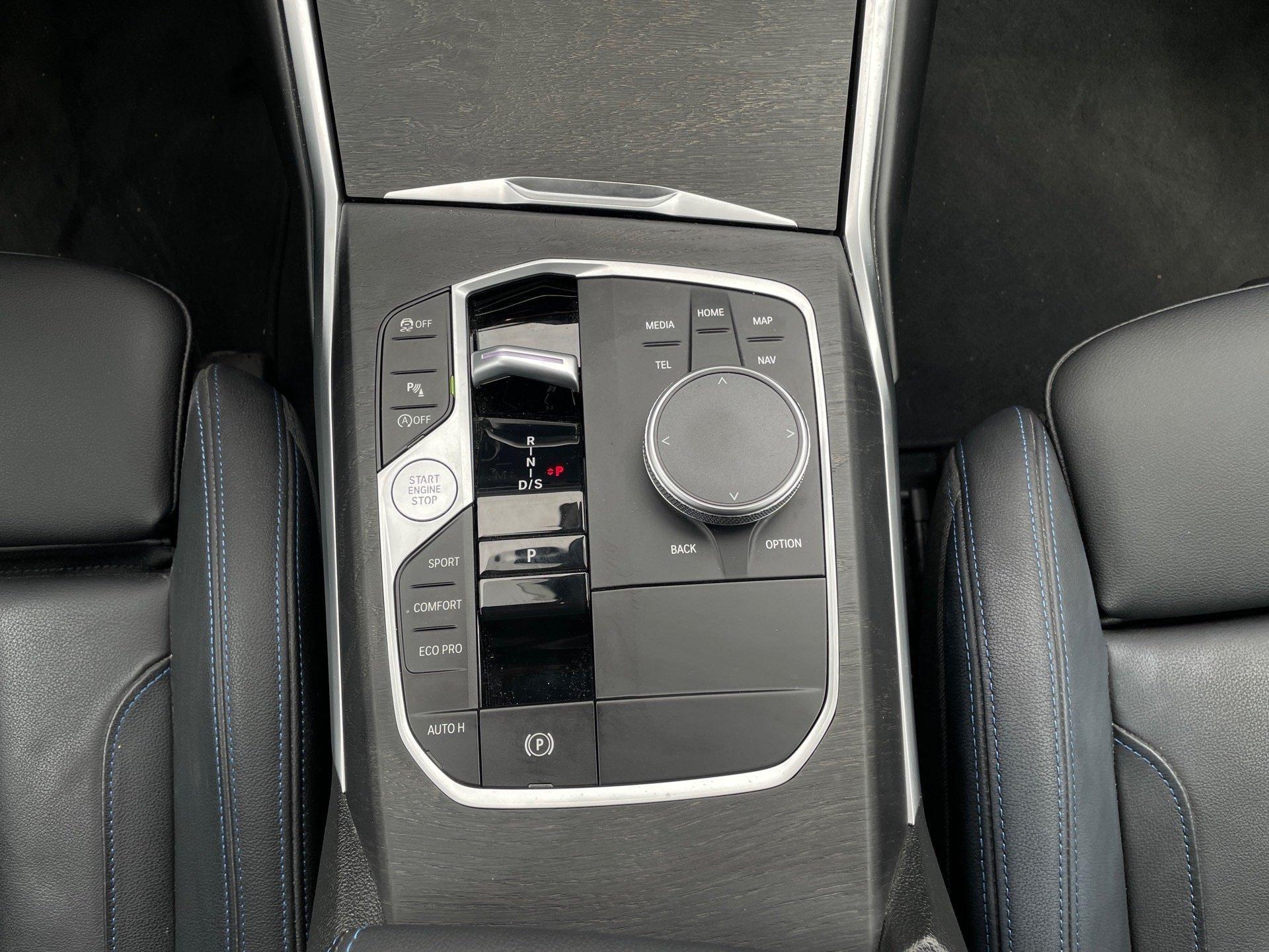 BMW 330 330i Sedan xDrive