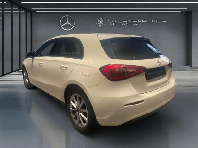 Mercedes-Benz A 200 AMBUX+CARPLAY+LED+SHZ+PDC