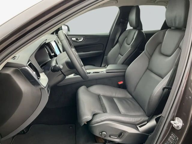 Volvo XC60 AWD Dark Plus