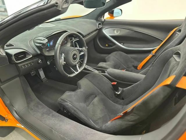 McLaren Artura Spider