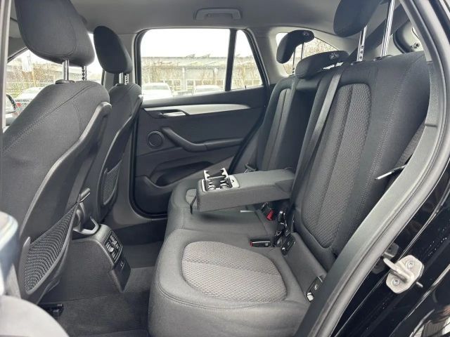 BMW X1 s18i DKG-Aut. Navi Kamera Sitzh. ParkAss.AHK PDC