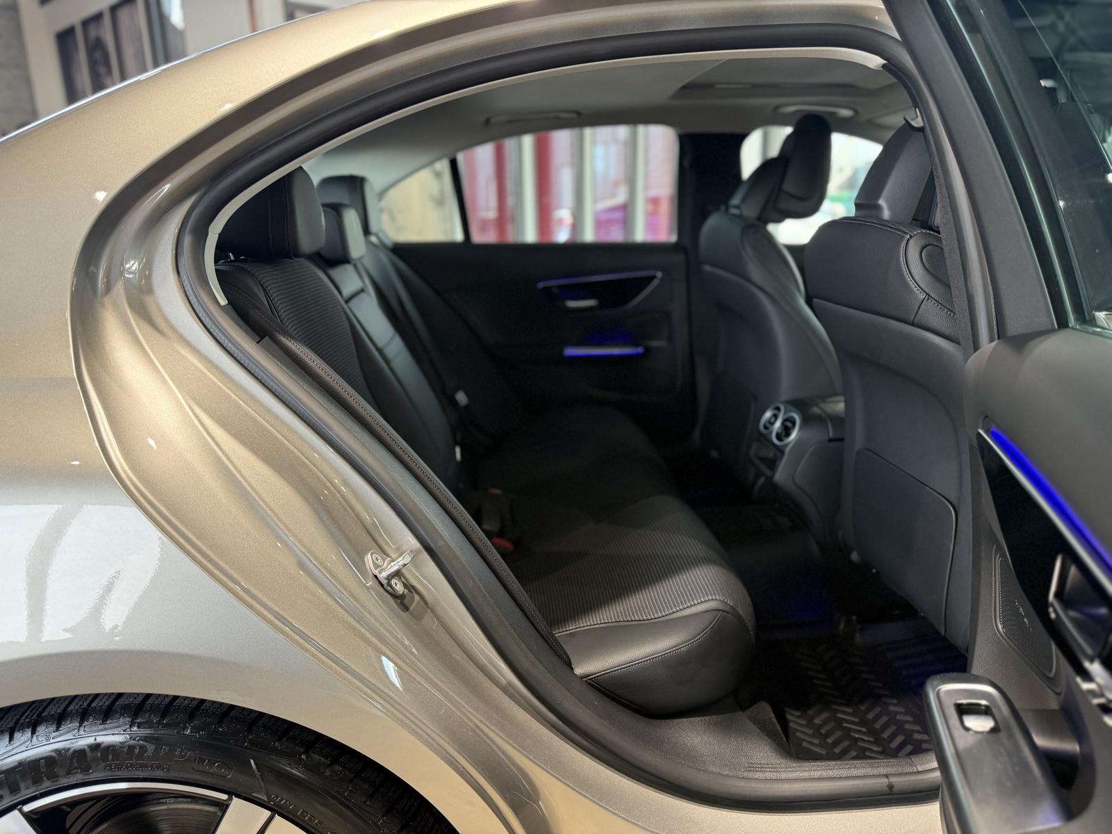 Mercedes-Benz C 200 AVANTGARDE Sedan