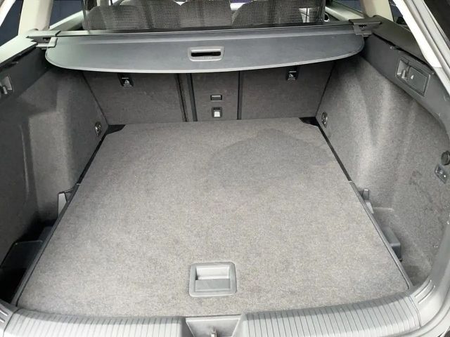 Volkswagen Golf 2.0 TDI DSG Life Variant