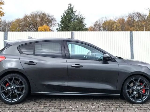 Ford Focus ST Line