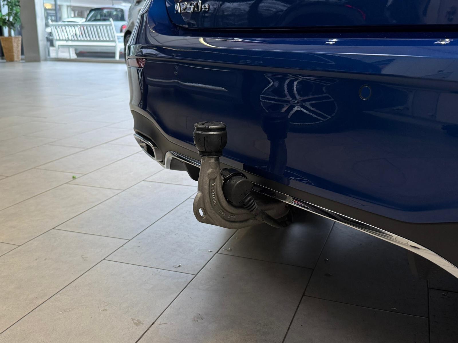 Mercedes-Benz A 250 A 250 e AMG Line