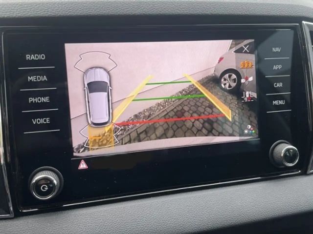 Skoda Karoq LED ACC SHZ RFK beh.FS&LR Vor.AHZV KLIMA ALU