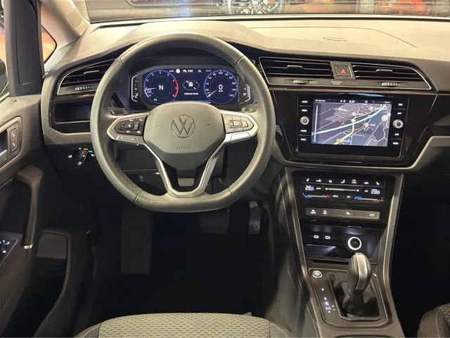 Volkswagen Touran 1.5 TSI DSG R-Line